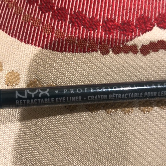 MAKEUP BUNDLE! Two NYX lipliners, and two eyeliners - Picture 3 of 7